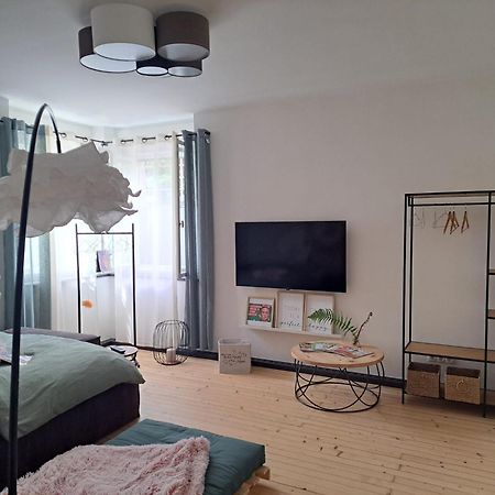 Apartment Wildflower In Privatvilla Im Herzen Merans Buitenkant foto