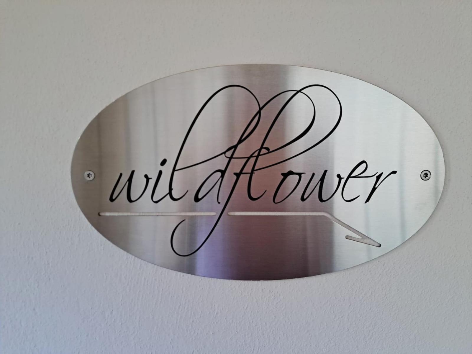 Apartment Wildflower In Privatvilla Im Herzen Merans Buitenkant foto