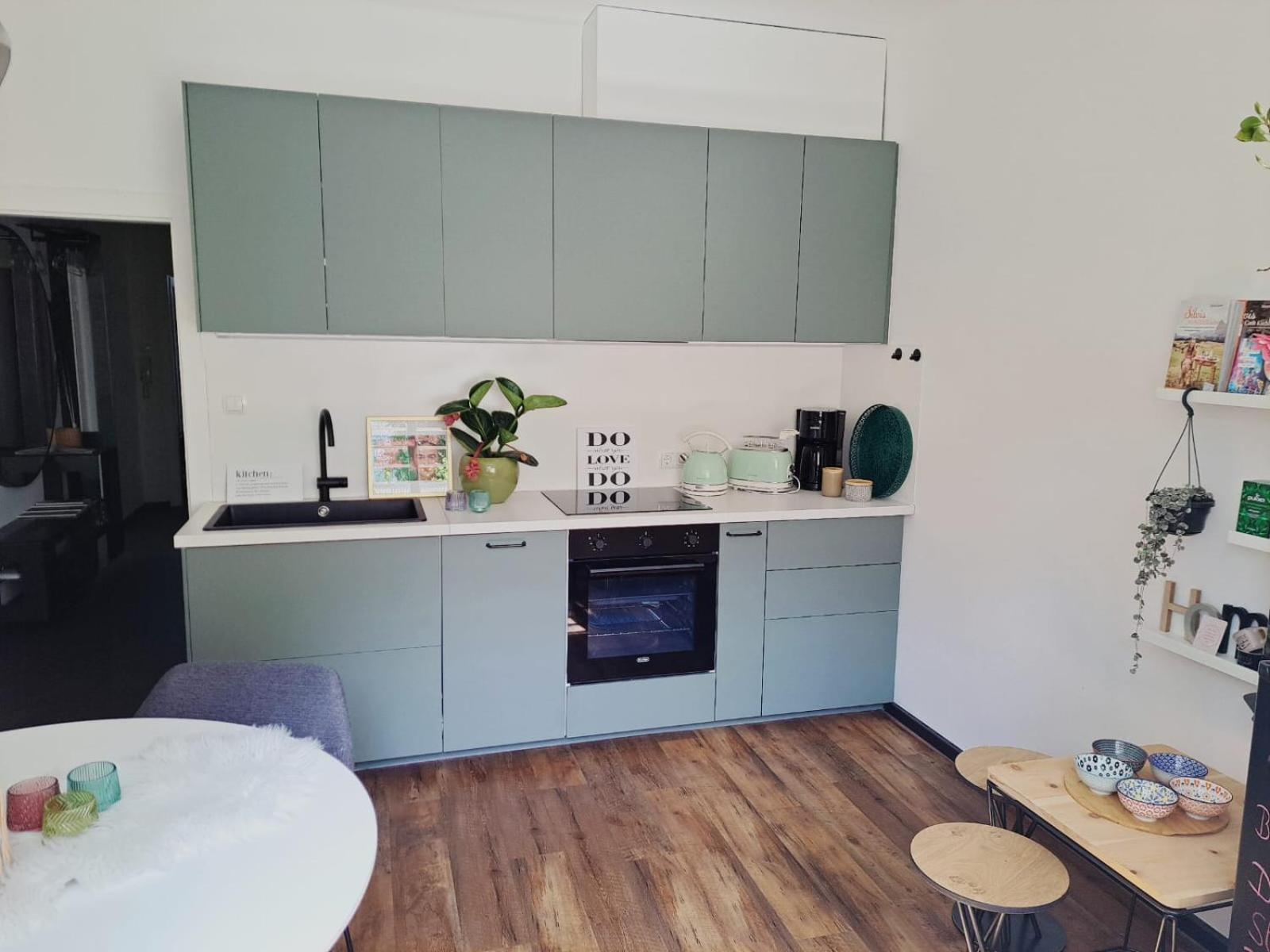 Apartment Wildflower In Privatvilla Im Herzen Merans Buitenkant foto